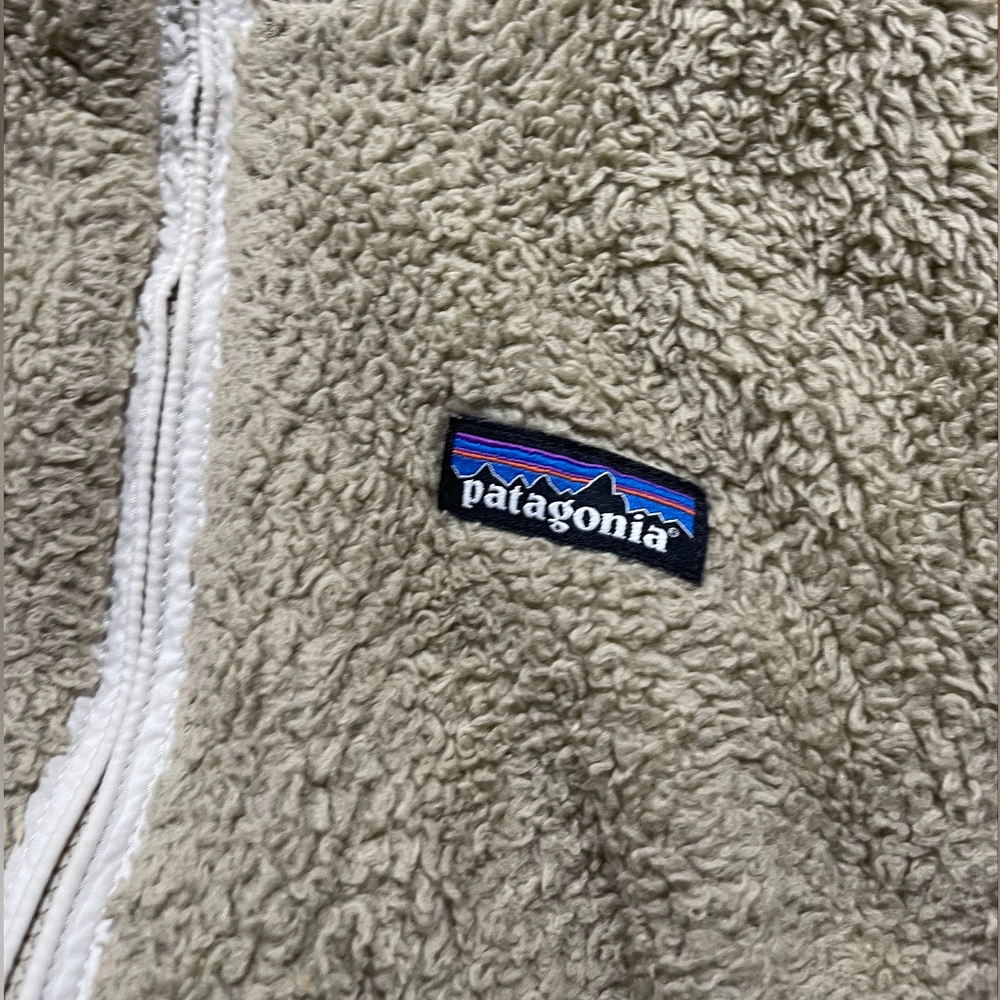 Patagonia Women's Tan Teddy Sherpa Full Zip Fleece Vest Size Small - Picture 3 of 4